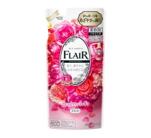 Кондиционер-смягчитель для белья KAO Flair Fragrance Floral Sweet со сладким цветочно-фруктовым ароматом, сменная упаковка, 400 мл.